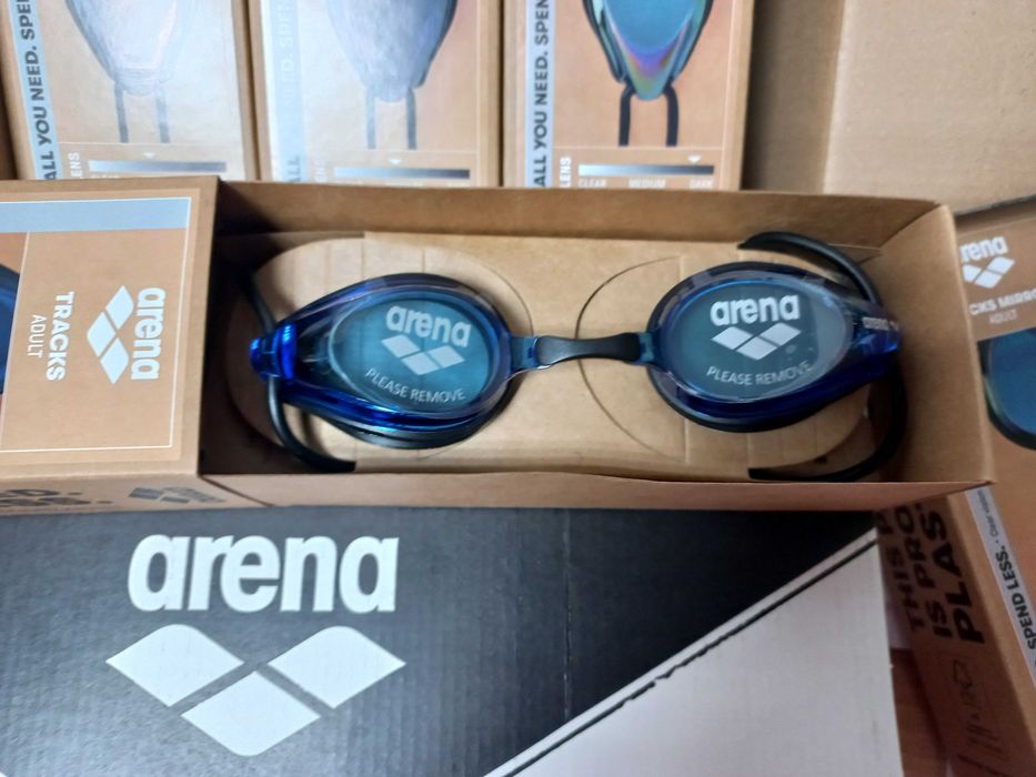 Продавам очила за плуване Арена Track огледални и неогледални