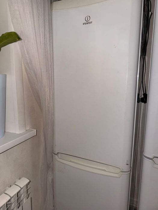 Продается  Холодильник
