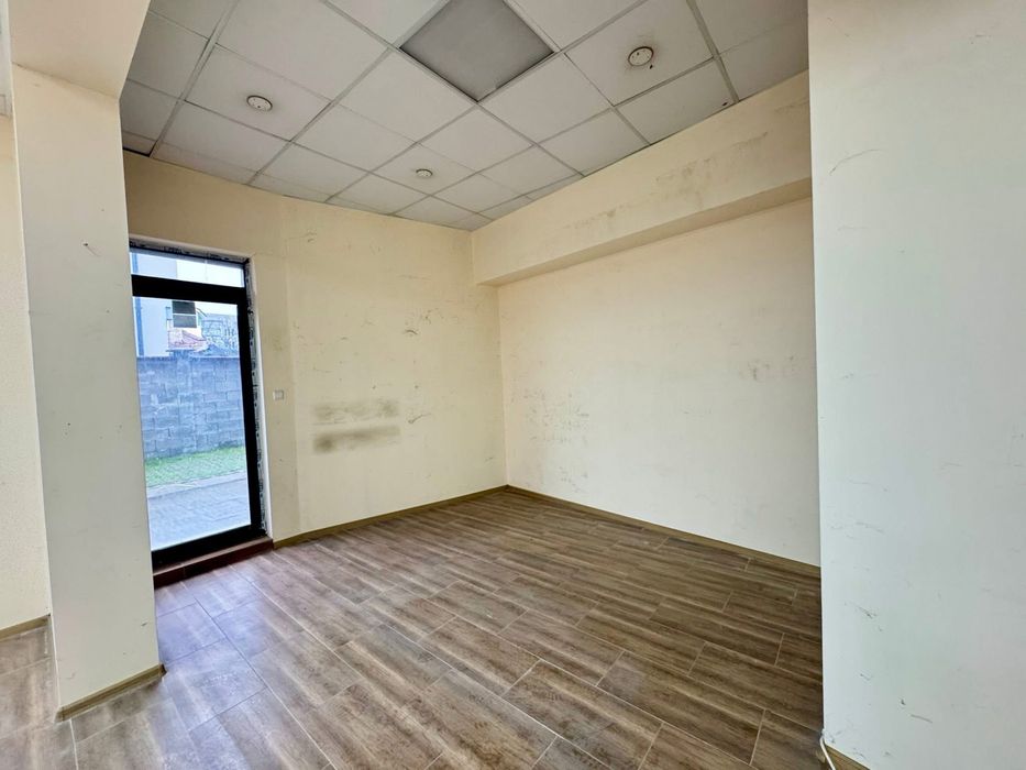 Дава се под наем Магазин в Търговище, Център - 41 кв.м за 278.97 € - Снимка #3