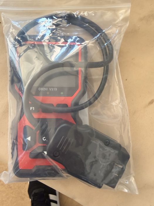 автомобилен диагностичен уред OBDII V519.