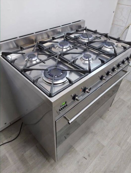 Продам газ плиту