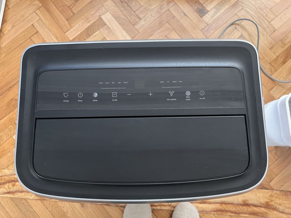 Aer Conditionat Portabil Electrolux 12000 BTU (Răcire/Încălzire) + Kit Geam Premium EWK04