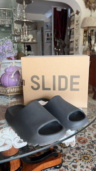 Yeezy Slide Onyx, Marime 43