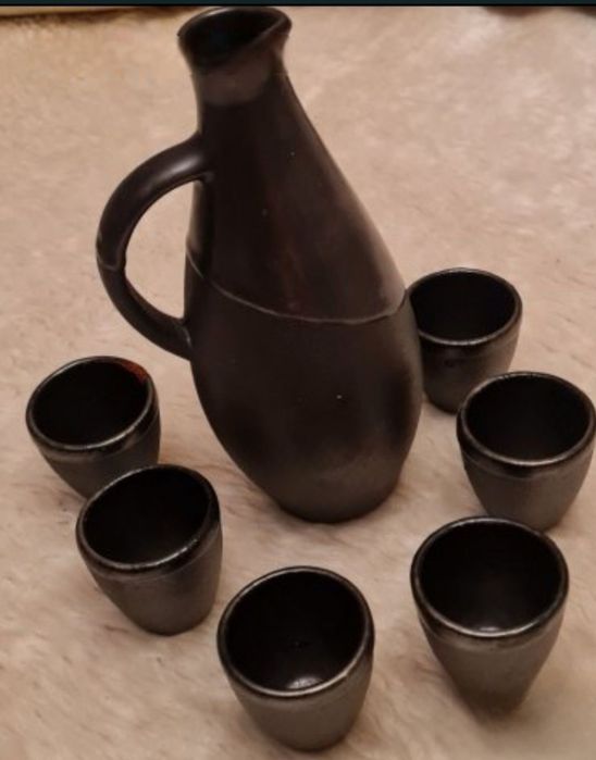 Малка Йена, сервизи за кафе и ракия,чинии, декорация.