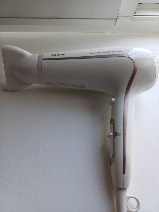 Фен Philips ThermoProtect Ionic 2200W (на запчасти / ремонт)