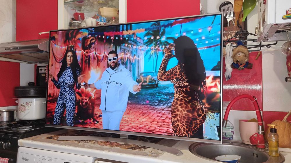 Smart LG 140 cm = 850 lei