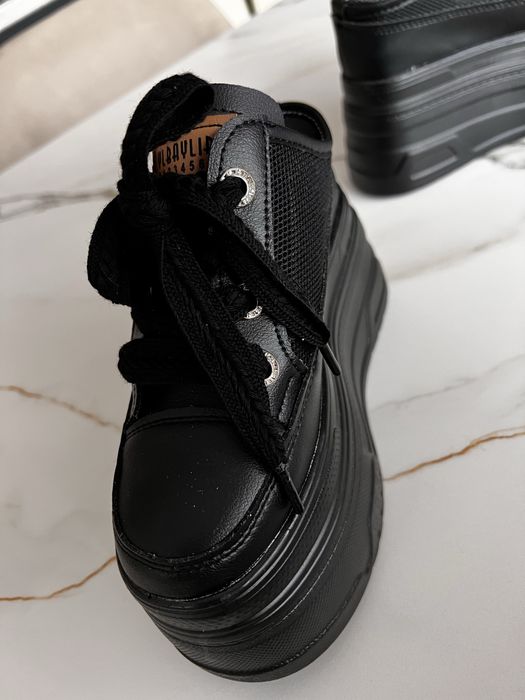 Кроссовки летние