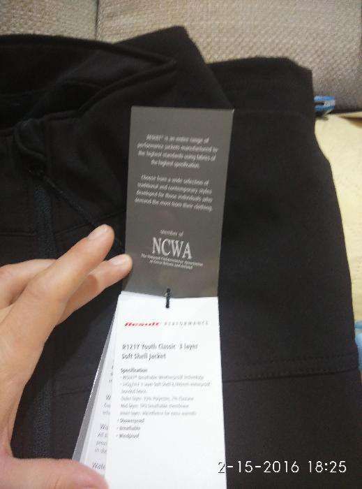 Jacheta copii softshell noua cu eticheta 11-14ani culoare neagra