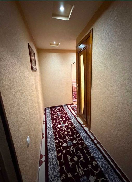 Вогзал худудида жойлашган 2 хонали квартира сотилади