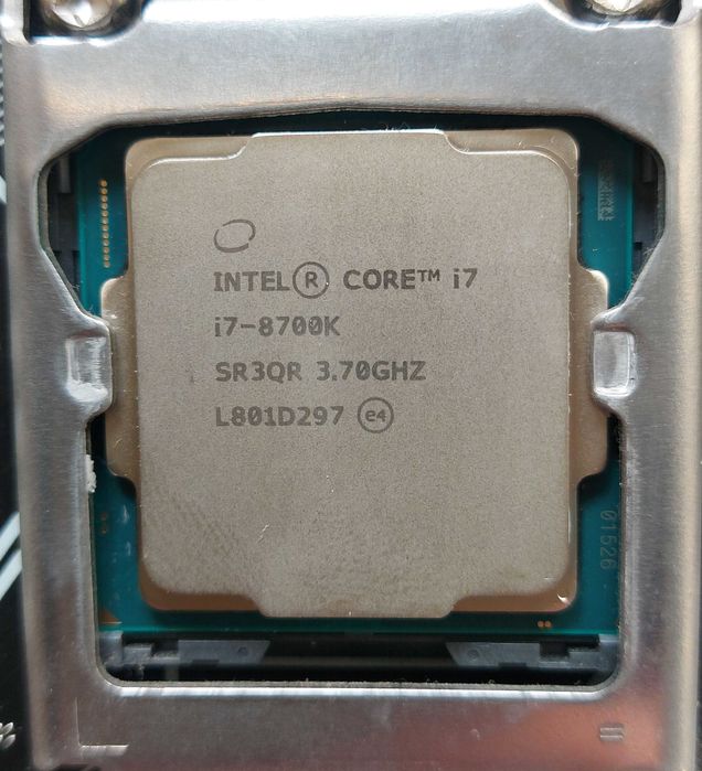 i7 8700k second hand si noi de vanzare • Anunturi • OLX.ro