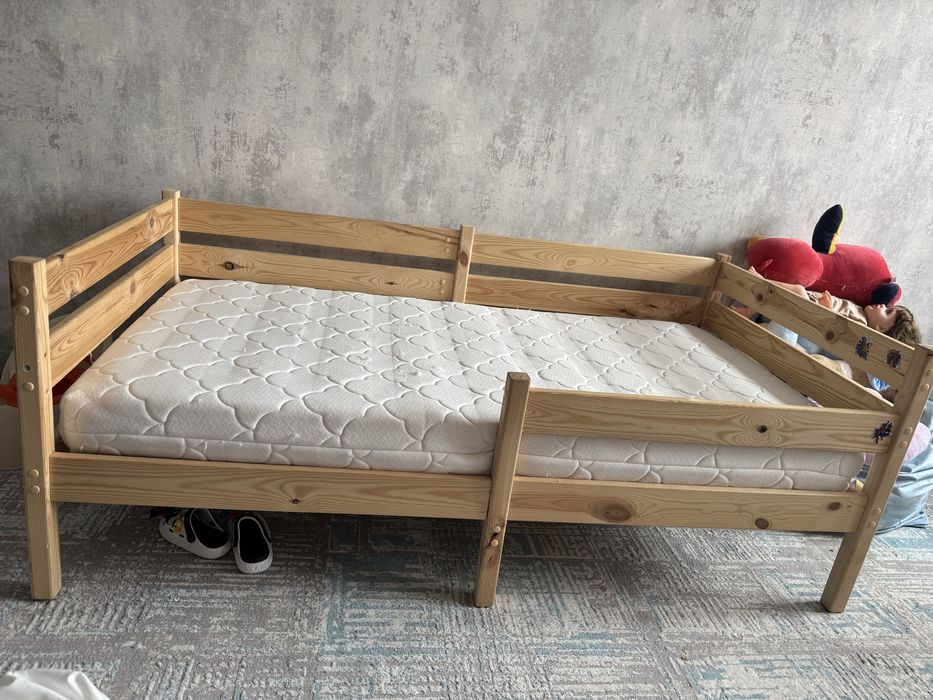 Продам детскую кровать