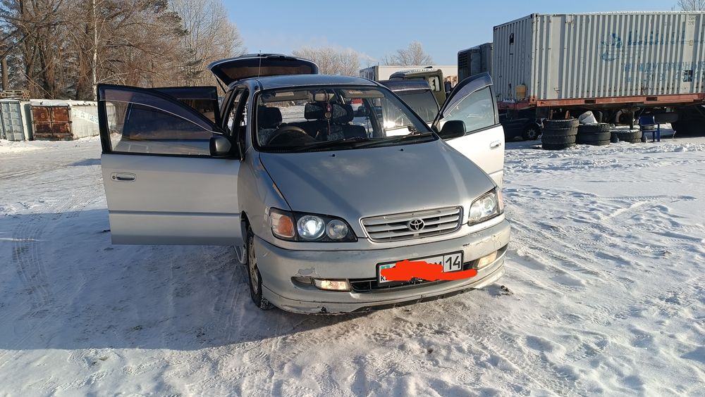 Тойота Ипсум ...