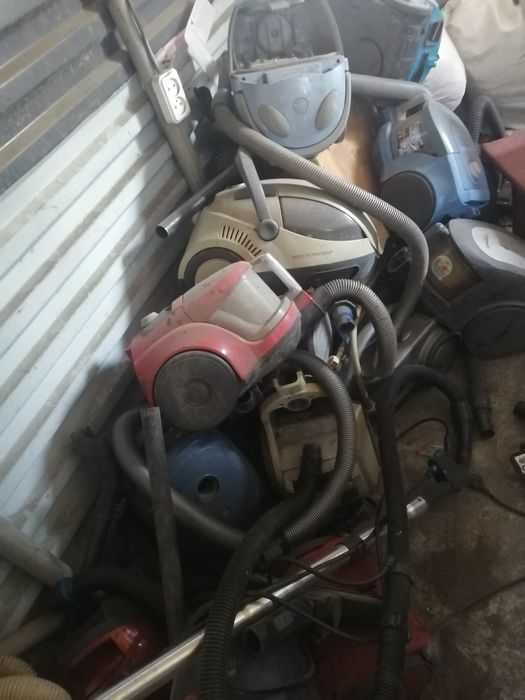 Пылесос б у недорого.