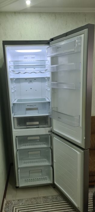 Холодильник LG в идеальном состоянии!