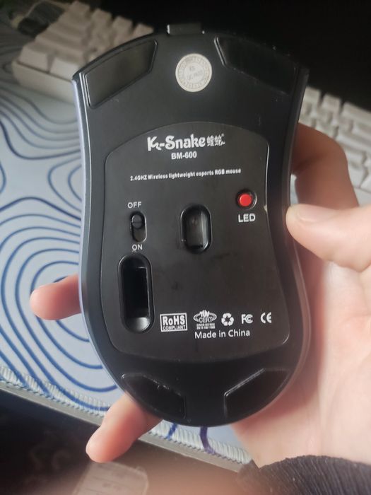 Продается беспроводной игравой мышка с RGB Simsiz RGB o'yin mishkasi