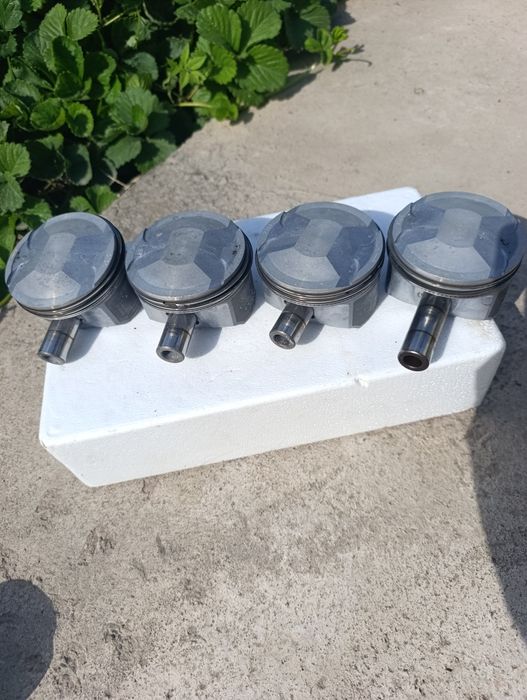 Поршень на Опель 2.0