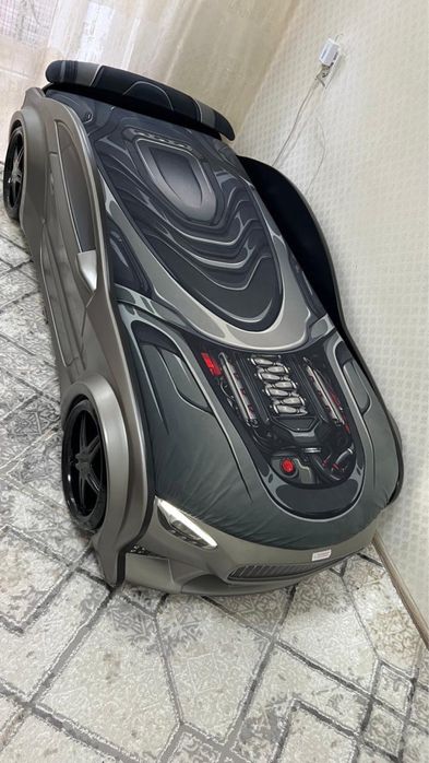 Кровать-машинка в отличном состоянии