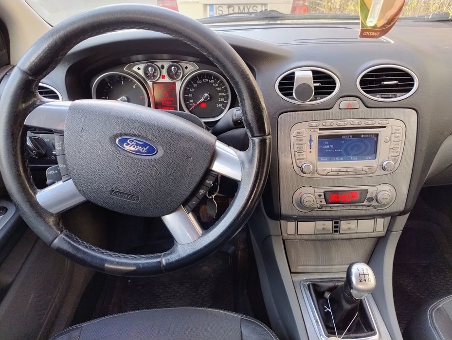 Vînd Ford focus 2 titanium ,1.6 diesel 2008
