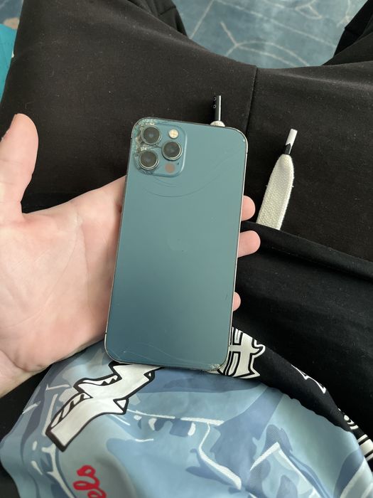 vand iphone 12pro urgent