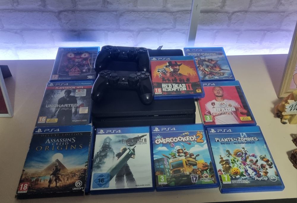 Consola PlayStation 4 Ps4 500GB SSD + 2x Controller + 9 jocuri