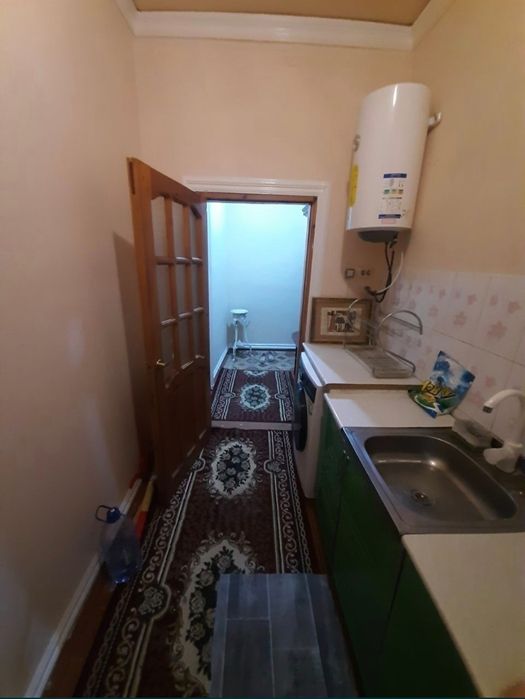 Uy ijaraga beriladi. Xolati urtacha 2 xonali aloxida xonalari.