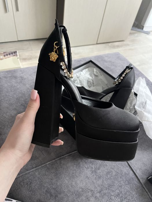 Туфли черные братц