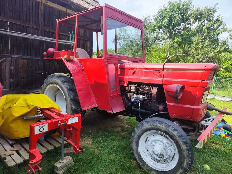 Tractor  si cositoare
