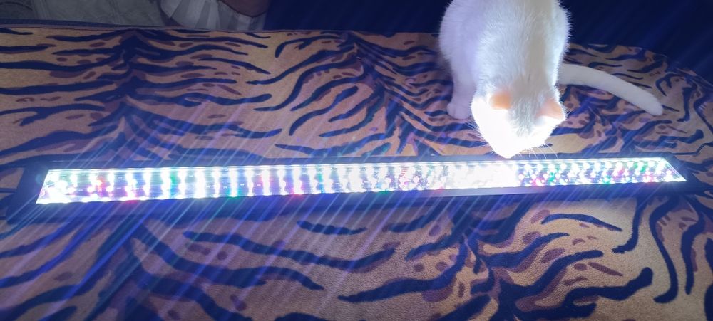 Продам светильник RGB