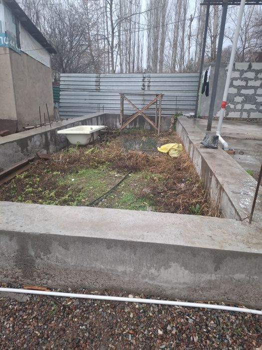 Чирчик шахарда земля  7 сотих сотилади Срочна.