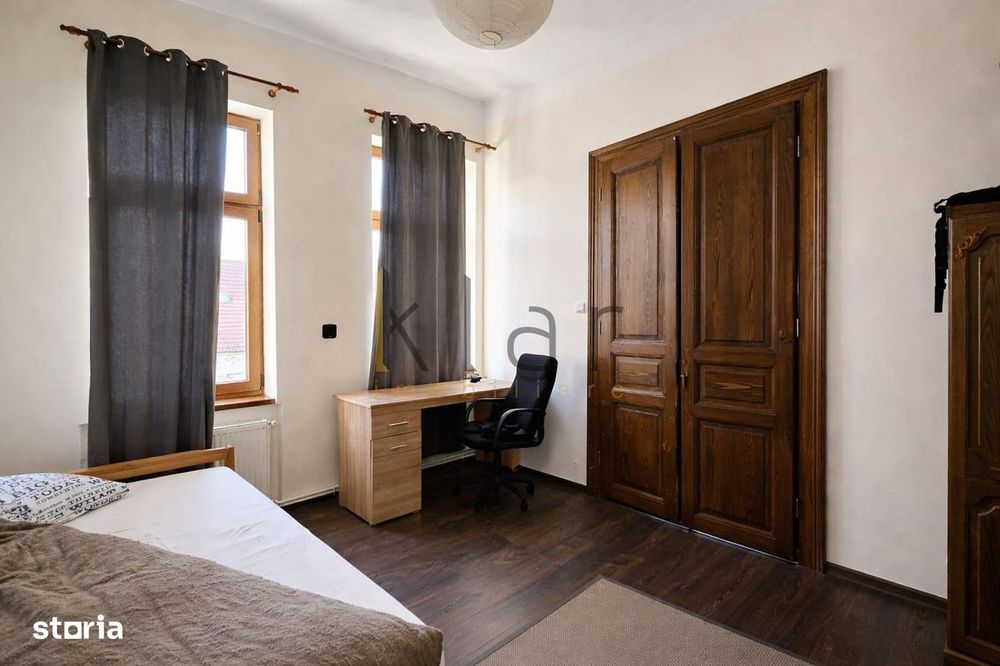 Apartament spatios cu 4 camere in inima orasului