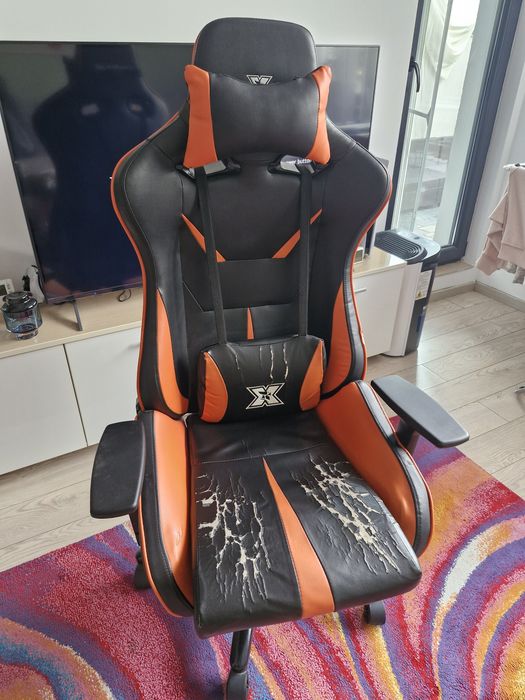 Scaun gaming Serioux