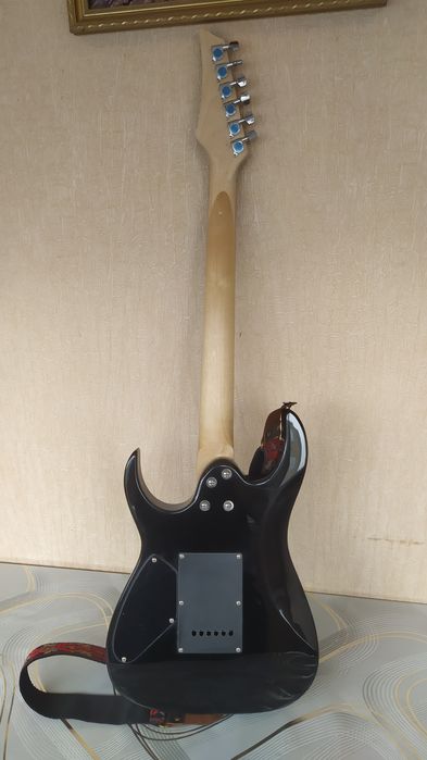 Продается Электрогитара Stratocaster !