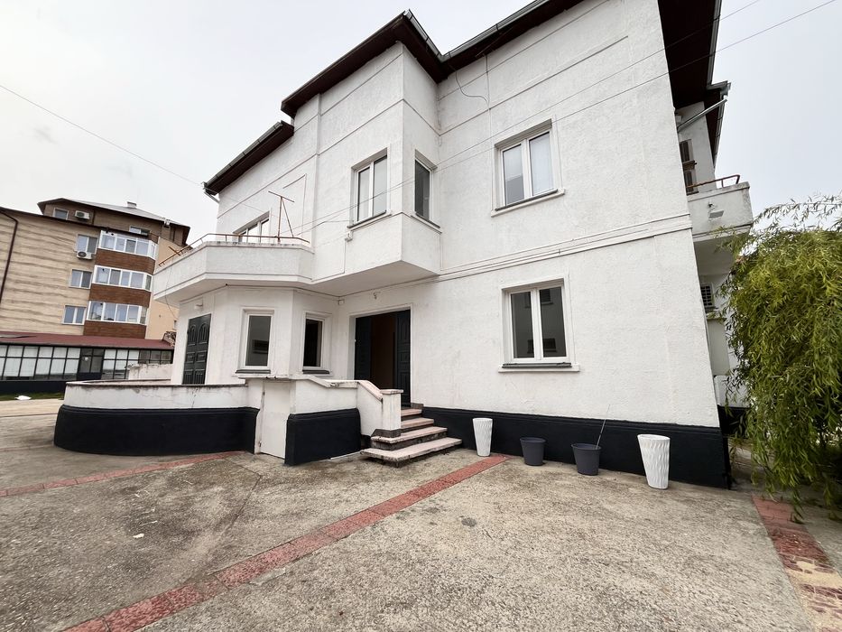 Продава се Офис в Добрич, Център - 1169 кв.м за 514 €/кв.м - Снимка #8