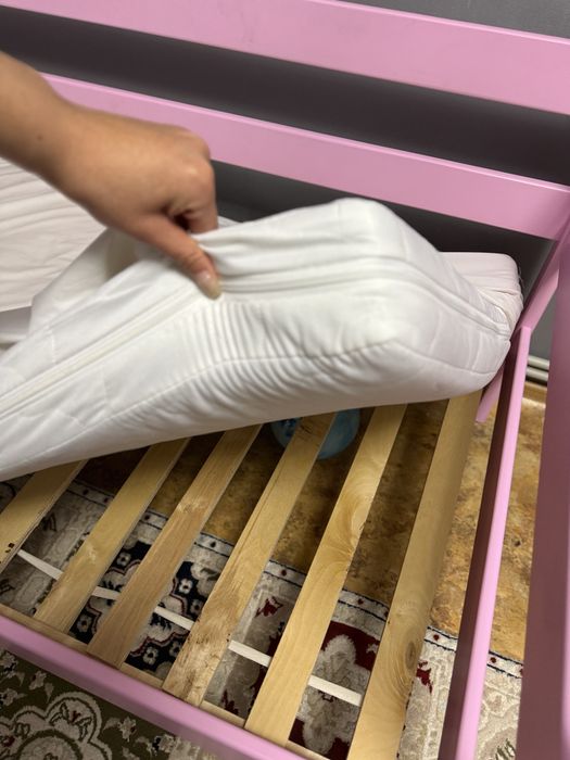 Кровать в хорошем состоянии