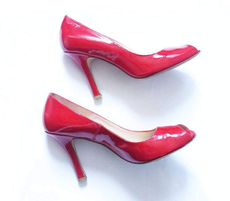 Pantofi de piele lacuita rosu cu toc subtire 40