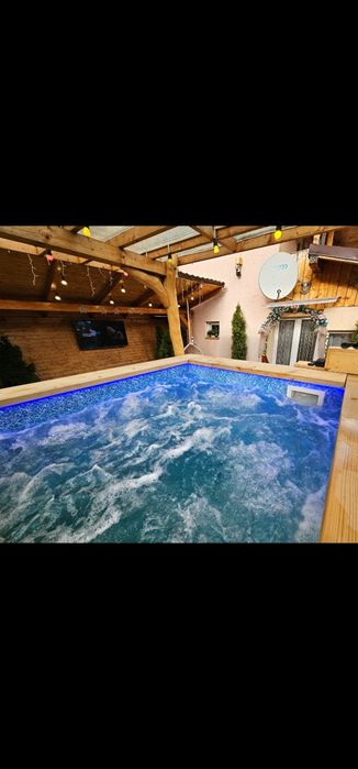 Cabana la munte cu piscina jacuzzi