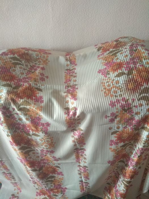 Шторы б/у в хорошем состоянии.