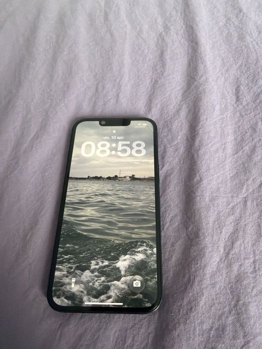 Vand iphone 13 in stare  buna