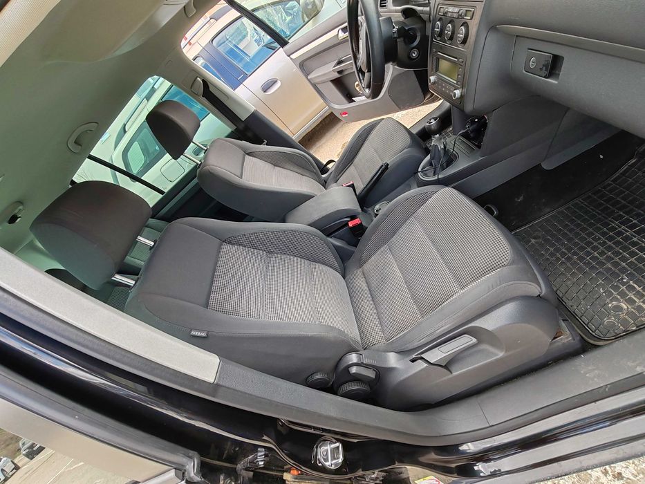 Vând Touran 2006  2.0 TDI 140 cp