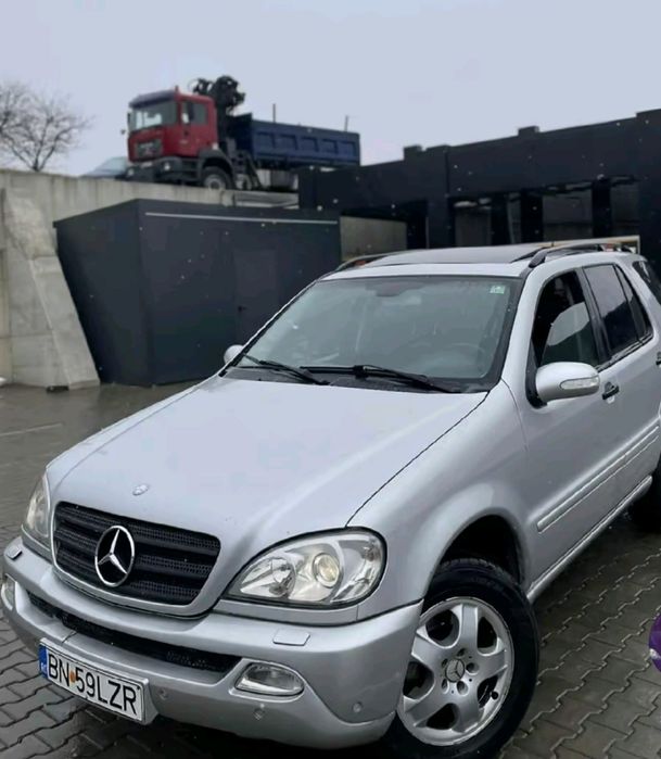Vând Mercedes Ml