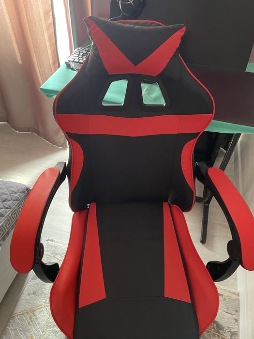 Продаю игровое кресло