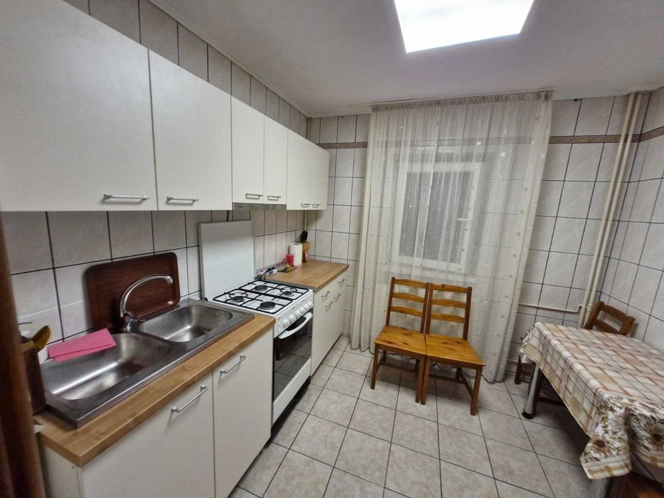 Inchiriere apartament 2 camere zona Aviatiei, str. Aripilor, parcare
