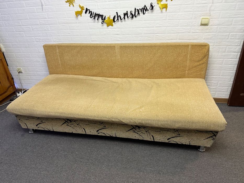 Продаю б/у диван