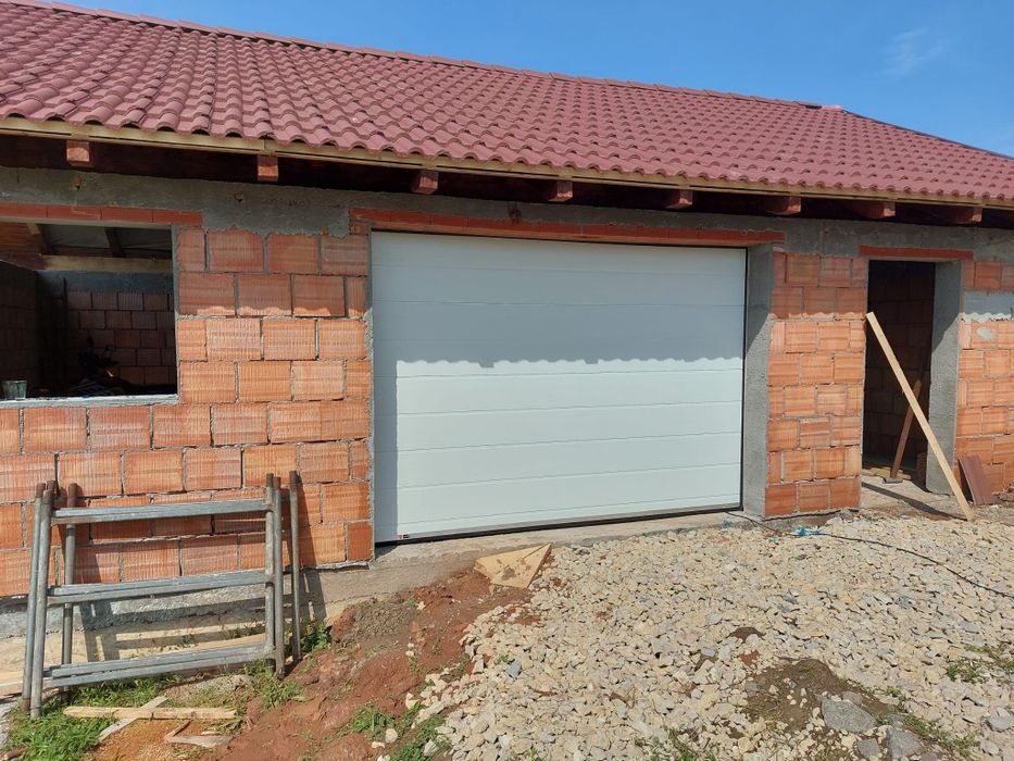 Usi de garaj secționale