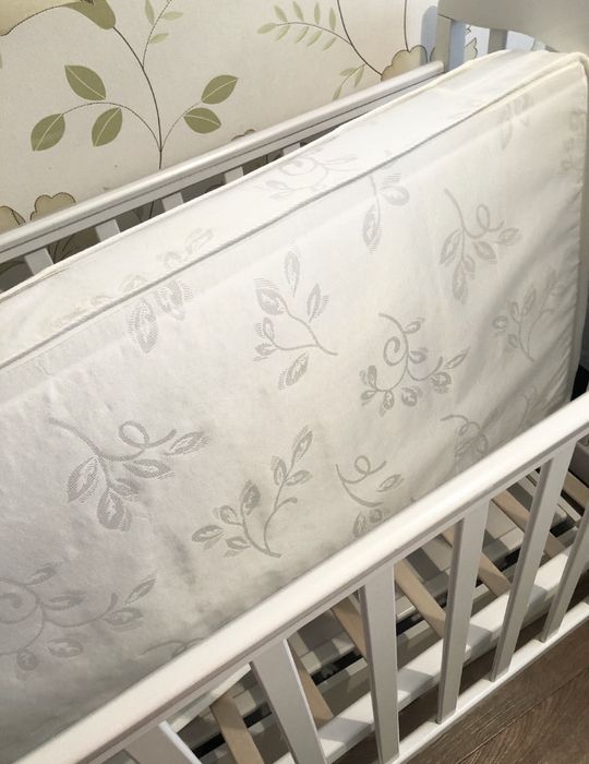 Продам детскую кроватку