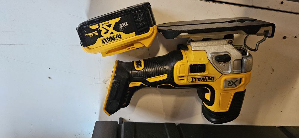 Soricel/decupir Dewalt DCS 335