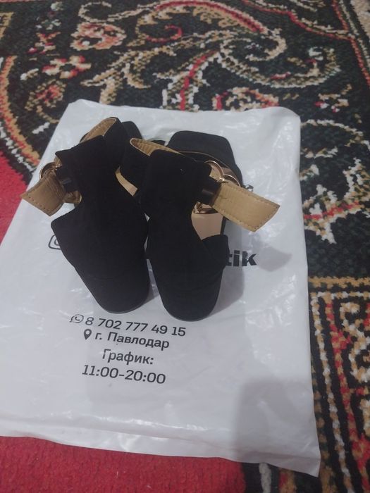 Продам туфли летние