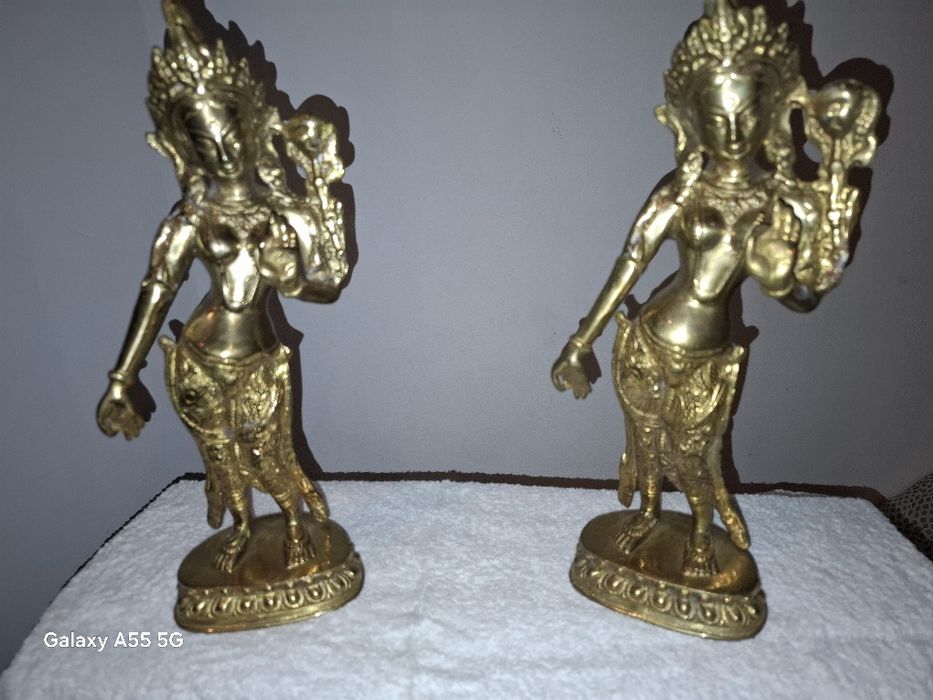 Pereche Statuete vechi realizate din Bronz masiv reprezentând pe Zeița-Tara