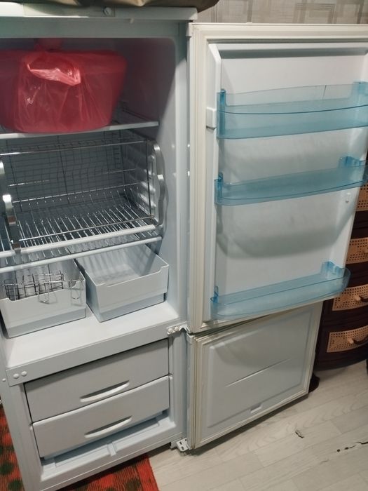 Холодильник и газ плита продам