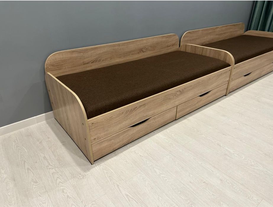 Кровать односпальная б/у